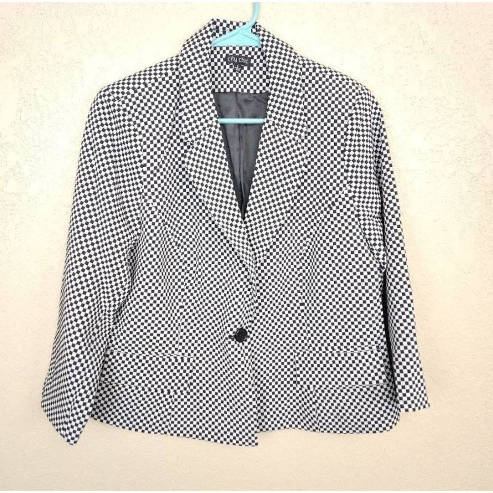 City Chic Black and White Pattern Cropped Blazer Small (16 Plus) 6958